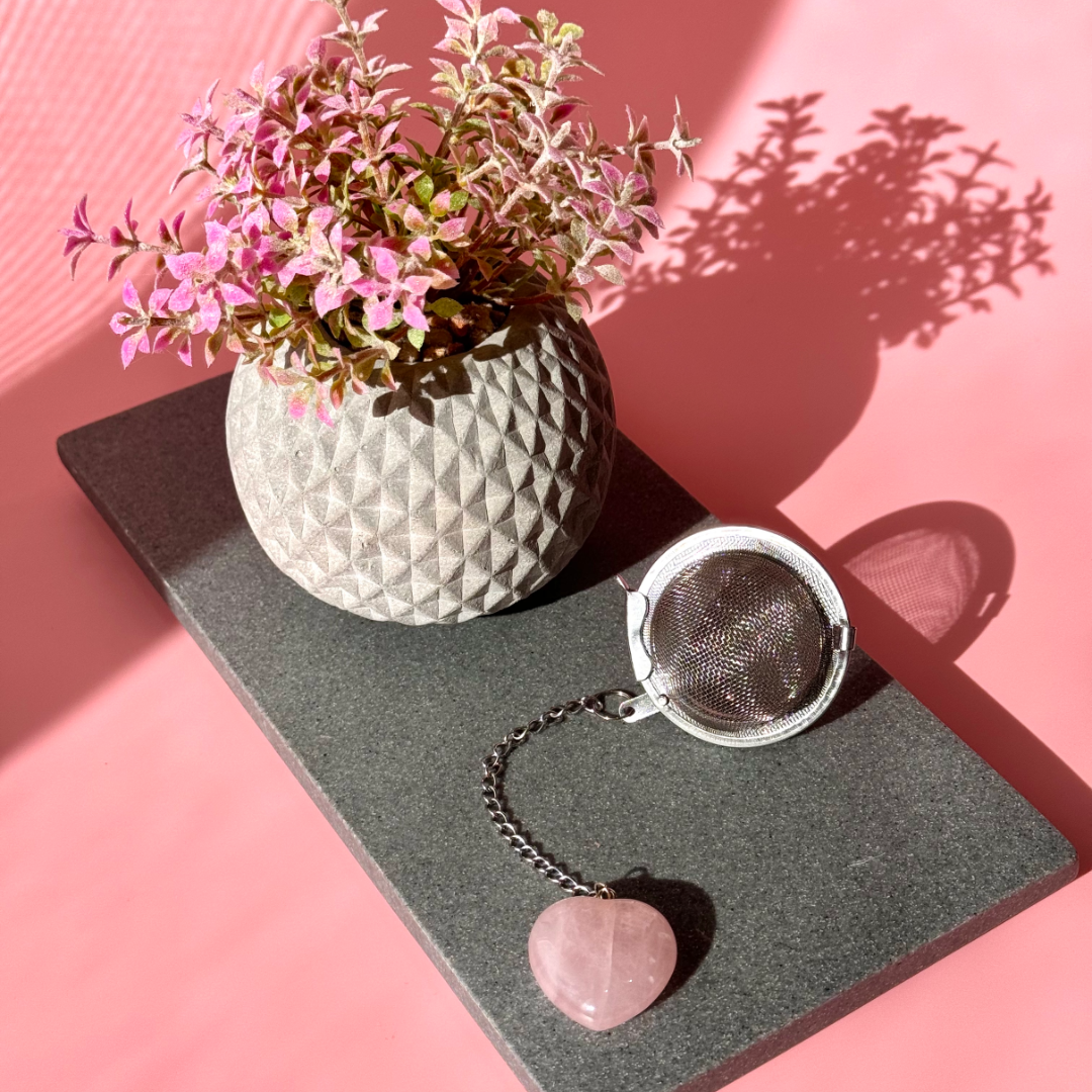 ROSE QUARTZ HEART-SHAPED TEA INFUSER BALL